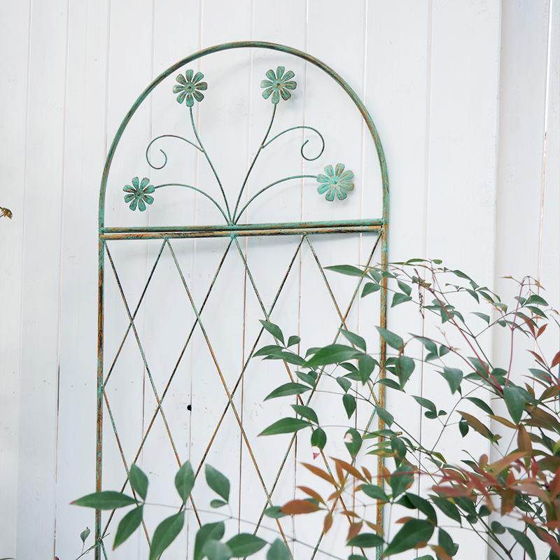 Iron flower stand climbing rose rose clematis plant old garden balcony partition grid climbing bracket