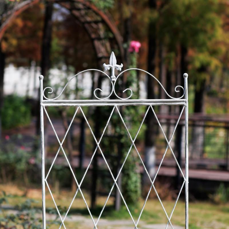 Iron flower stand climbing rose rose clematis plant old garden balcony partition grid climbing bracket