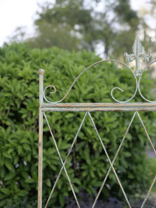 Iron flower stand climbing rose rose clematis plant old garden balcony partition grid climbing bracket