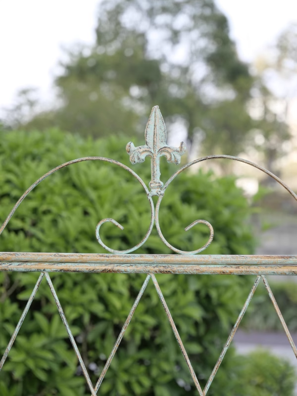 Iron flower stand climbing rose rose clematis plant old garden balcony partition grid climbing bracket