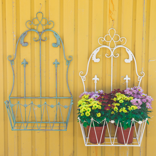 Retro wall-mounted flower basket metal wrought iron shelf outdoor garden balcony ornaments wall-mounted flower pot flower trough
