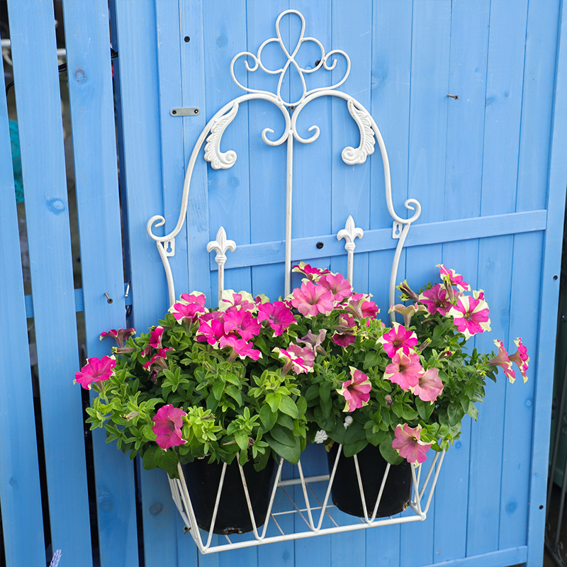 Retro wall-mounted flower basket metal wrought iron shelf outdoor garden balcony ornaments wall-mounted flower pot flower trough