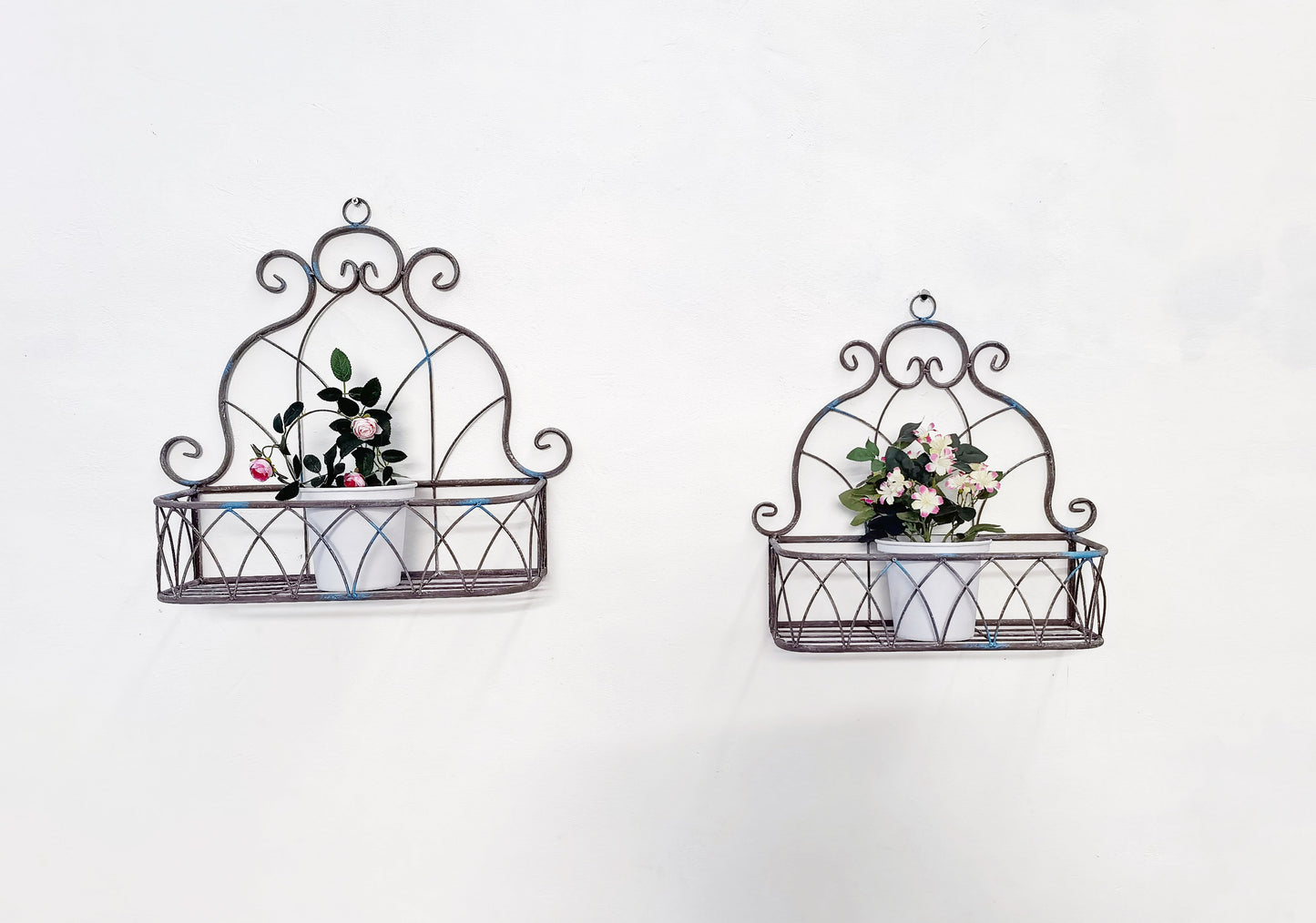 Retro Wall-Mounted Flower Basket Metal Iron Shelf Outdoor Garden Balcony Ornaments Flower Pots & Planters Flower Stand