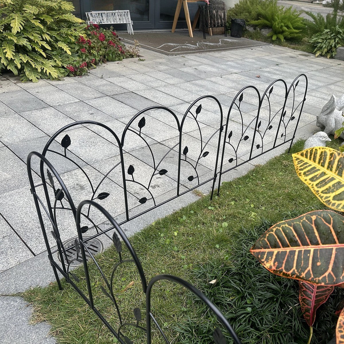 Wrought iron small fence American style old fence garden courtyard decoration outdoor low guardrail partition fence