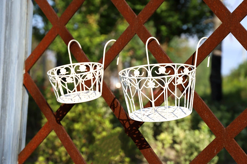 2-piece set Hanging Railing Planter Baskets Flower Pot Holder Hanger Balcony Planters Railing Mounted plant stand metal