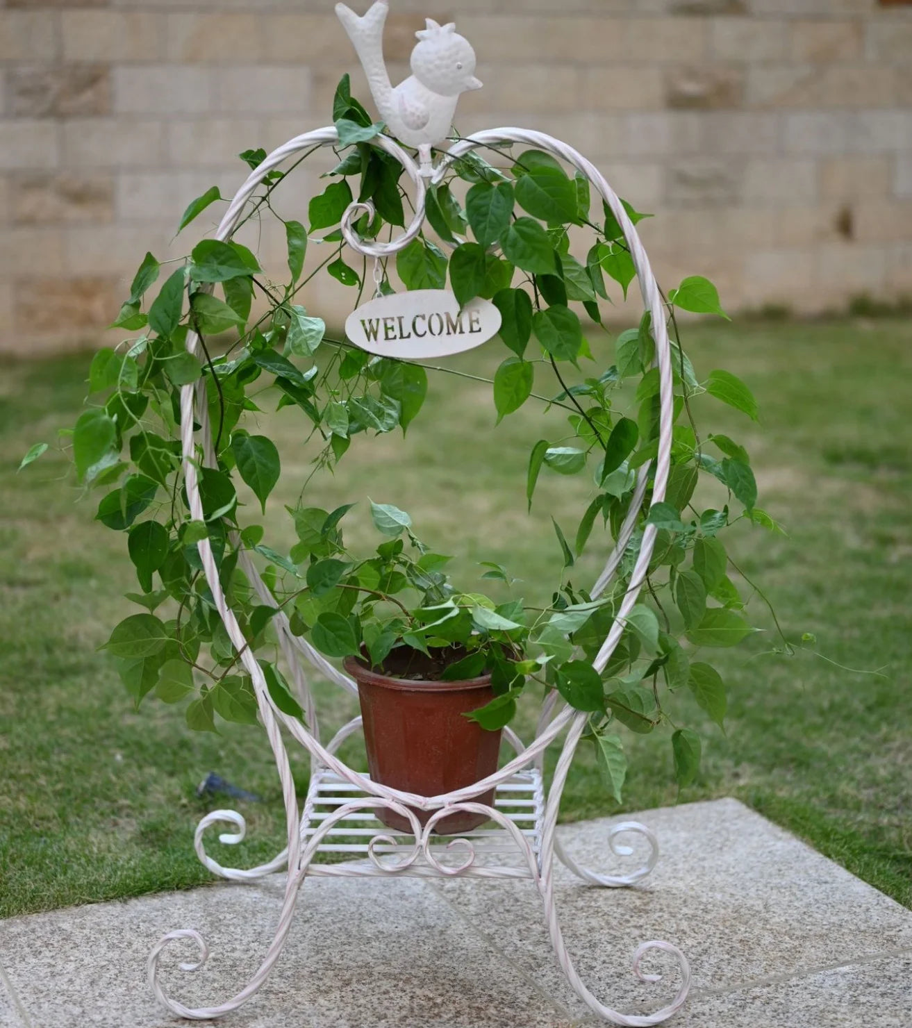 Modern simple new bird welcome frame outdoor garden villa floor type flower pot frame climbing vine rack