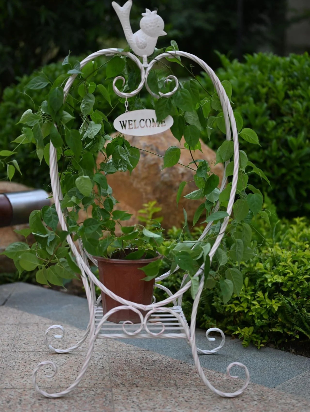 Modern simple new bird welcome frame outdoor garden villa floor type flower pot frame climbing vine rack