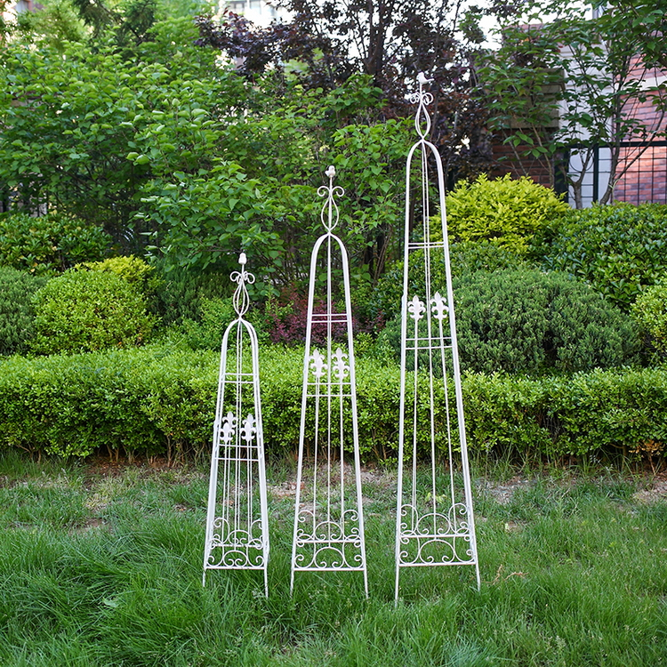 Wholesale China Factory Garden Wrought Iron Metal garden obelisk trellis for climbing plants outdoor set 3 plant trellis