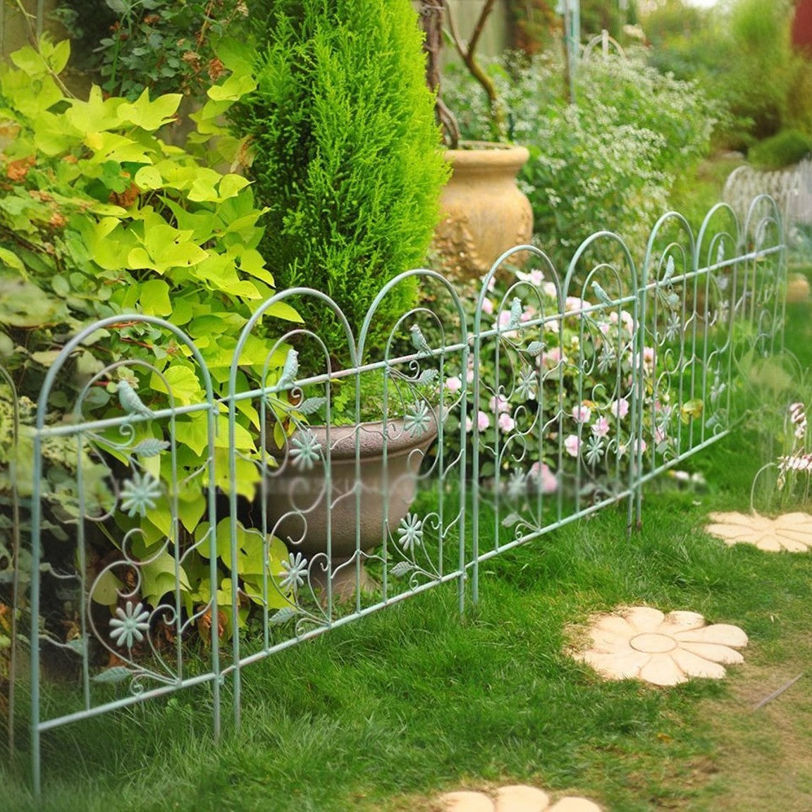 Animal Barrier Fence No Dig Garden Decorative Fence Rustproof Metal Wire Panel Border for Dog Rabbits Ground Stakes