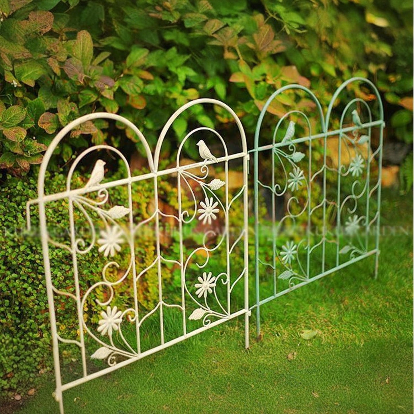 Animal Barrier Fence No Dig Garden Decorative Fence Rustproof Metal Wire Panel Border for Dog Rabbits Ground Stakes