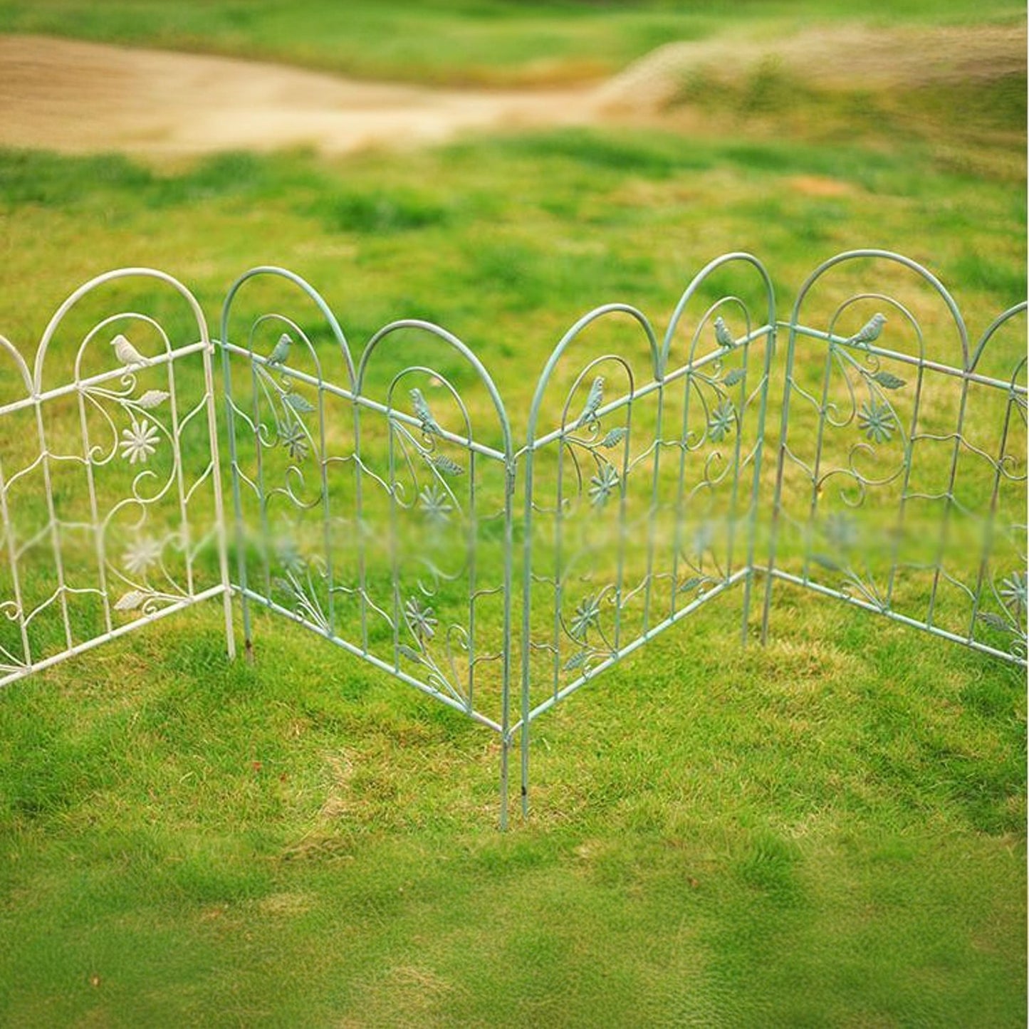 Animal Barrier Fence No Dig Garden Decorative Fence Rustproof Metal Wire Panel Border for Dog Rabbits Ground Stakes